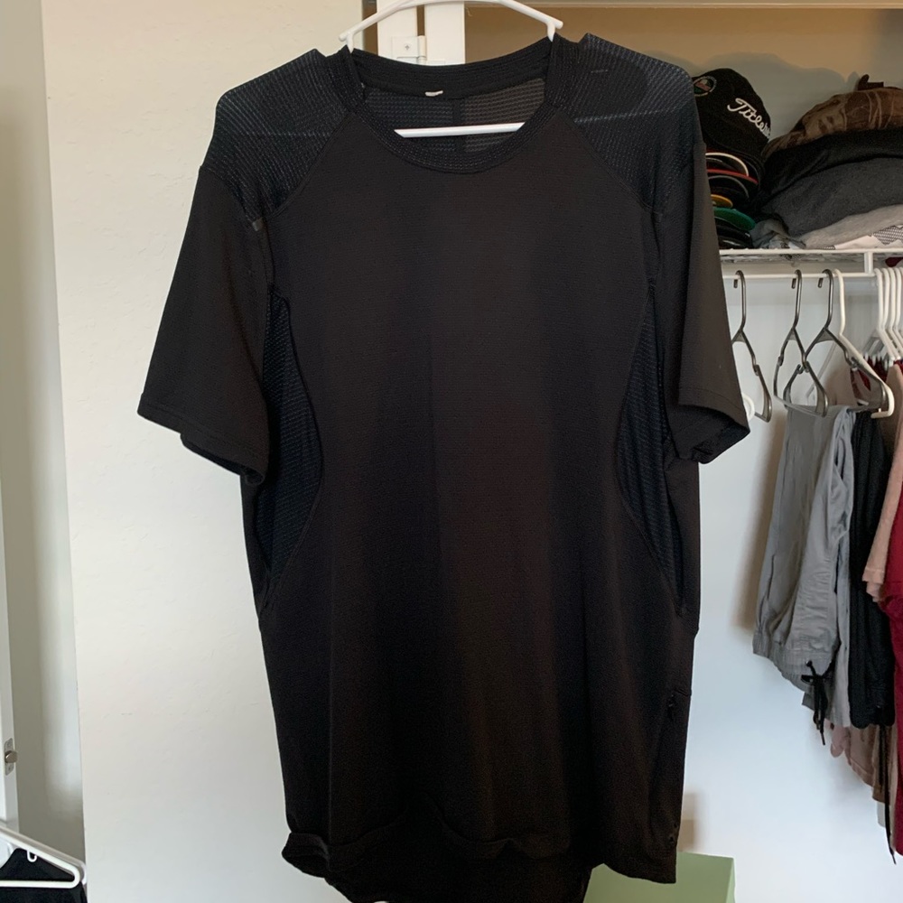 Lululemon men’s shirt